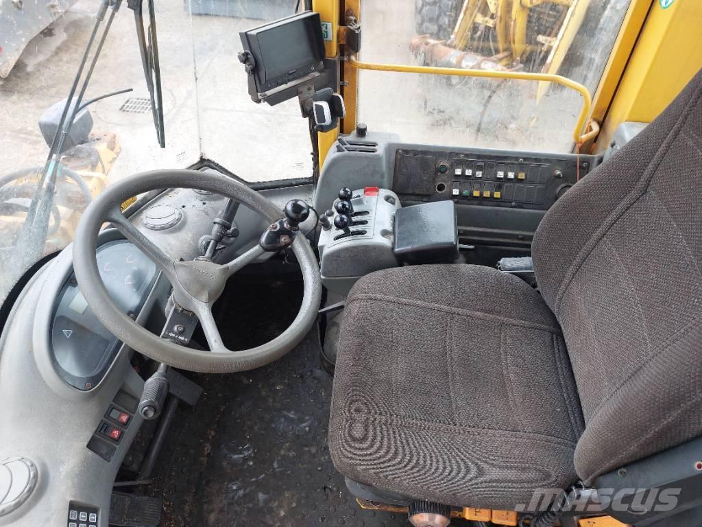 Volvo L90E Naudoti ratiniai krautuvai