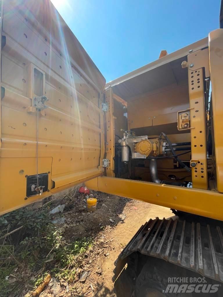 CAT 330 GC Vikšriniai ekskavatoriai