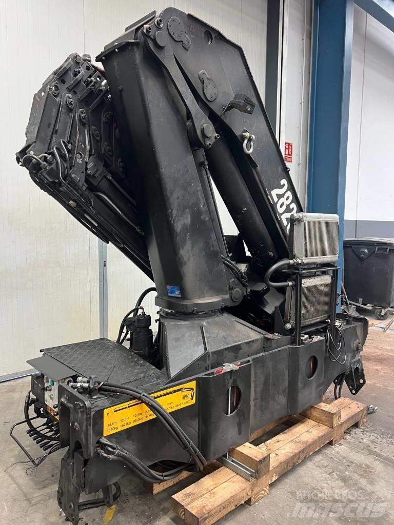 HMF 2820 K5 Keltuvai-krautuvai