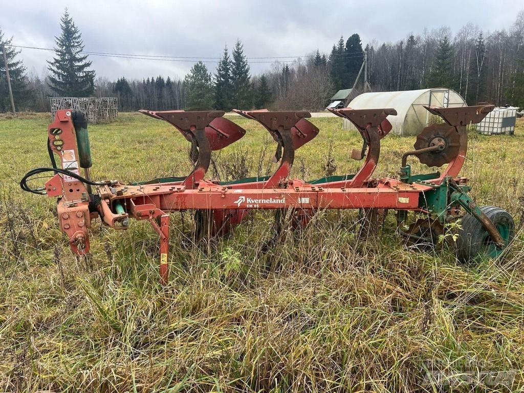 Kverneland EM 85 Plūgai