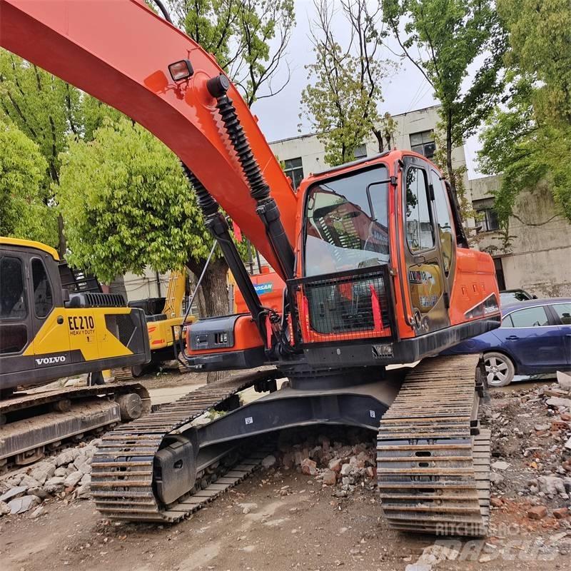 Doosan 225 LC Vikšriniai ekskavatoriai