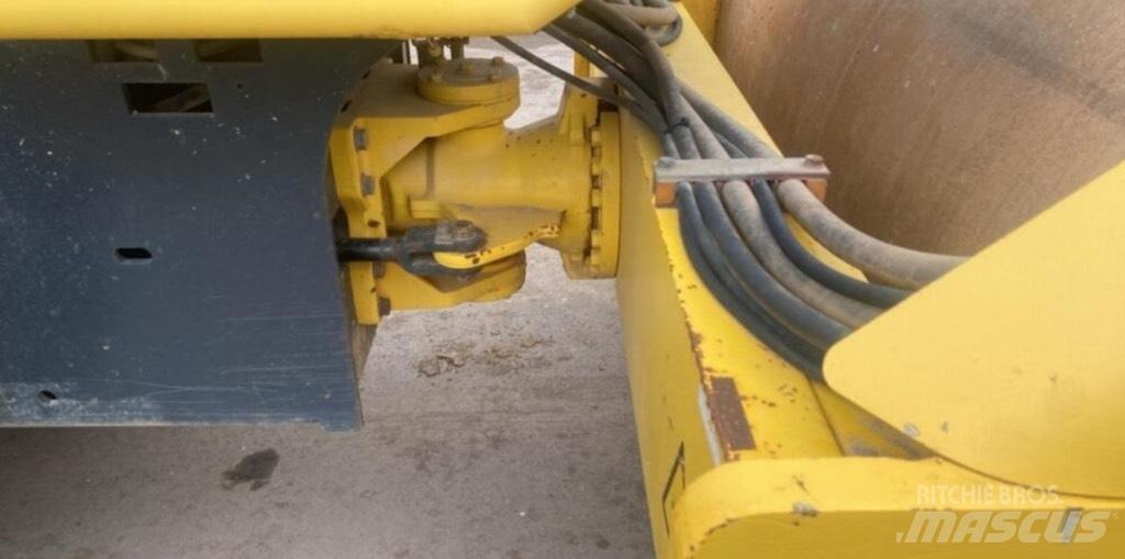 Bomag BW 213 D H-4 Gruntiniai volai