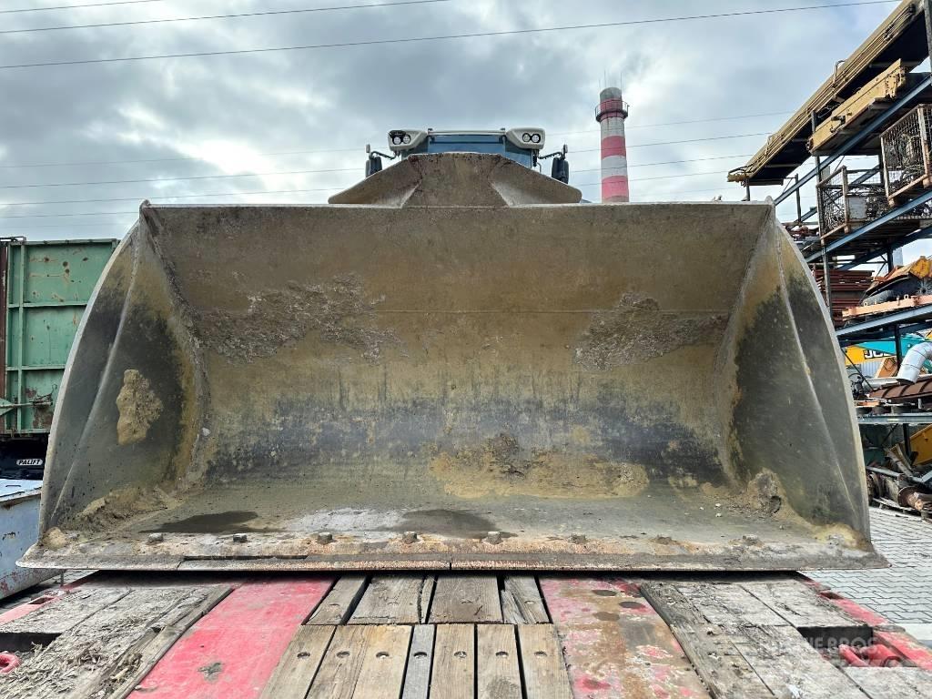 Liebherr L 566 Naudoti ratiniai krautuvai