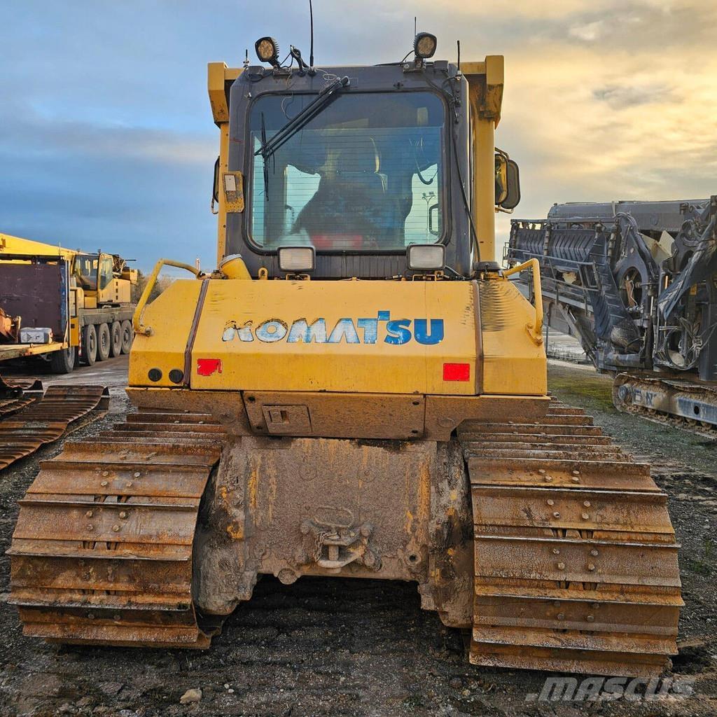 Komatsu D61PX-15F0 Vikšriniai buldozeriai