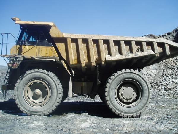 CAT 777 Atliekų išvežimo technika