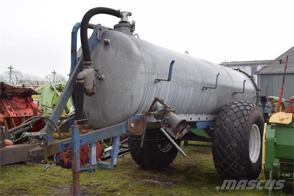  JW Perk P7000 Mėšlo barstytuvai