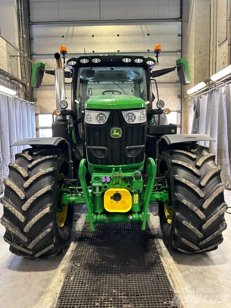 John Deere 6R 215 Traktoriai
