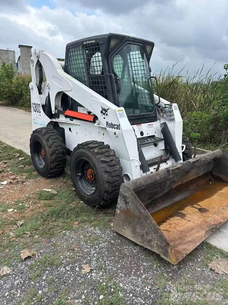 Bobcat S 300 Krautuvai su šoniniu pasukimu