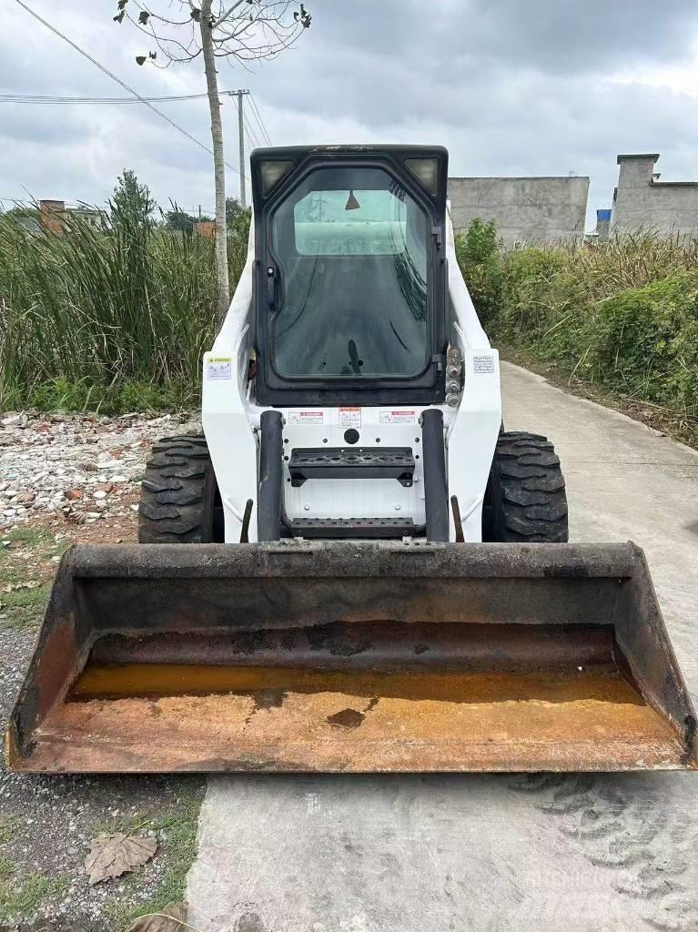 Bobcat S 300 Krautuvai su šoniniu pasukimu