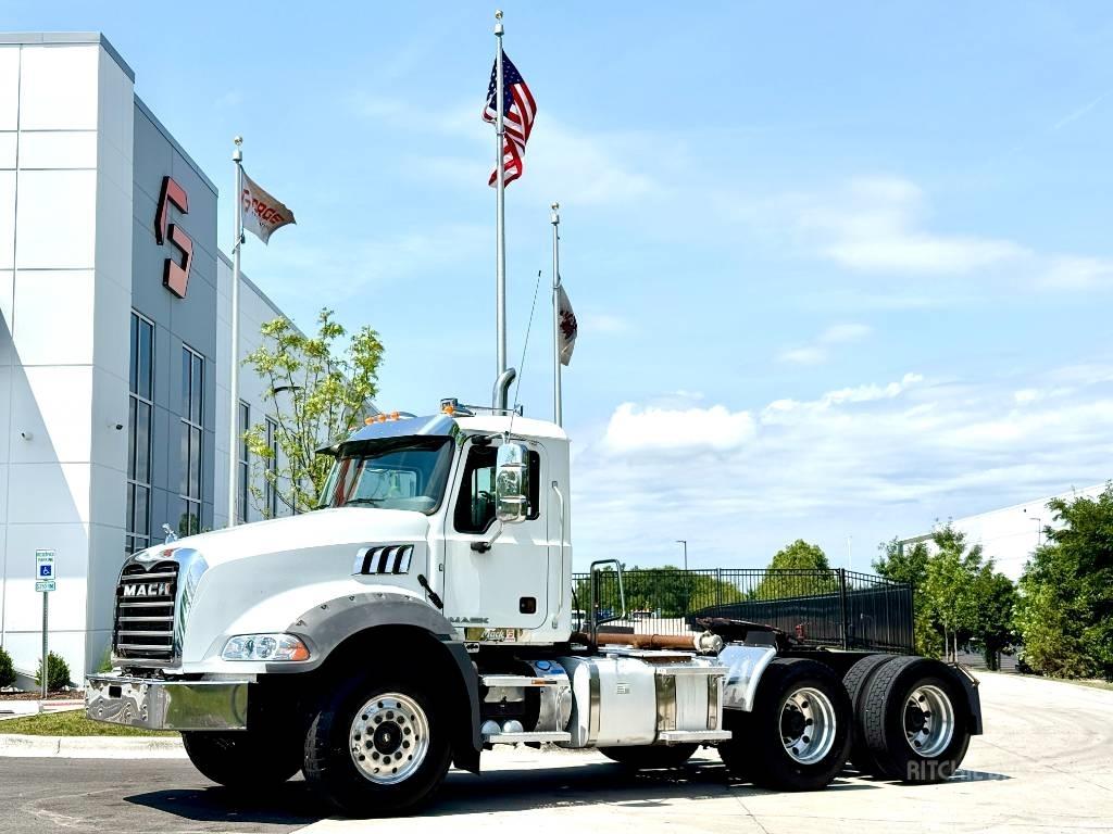 Mack GU 813 Naudoti vilkikai
