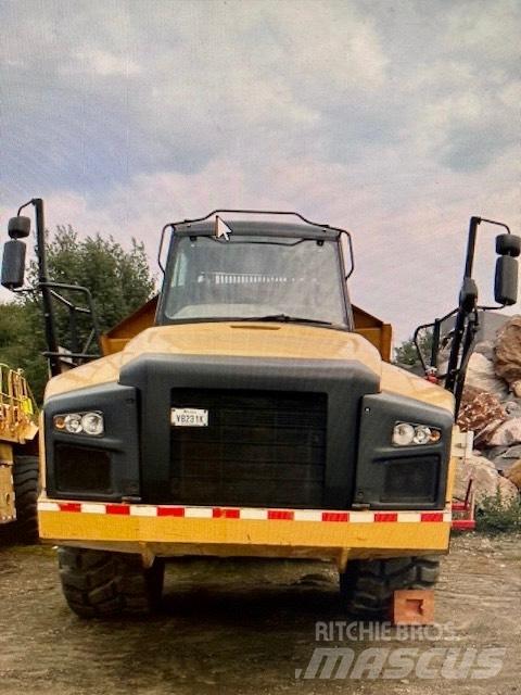 CAT 740 B Karjeriniai savivarčiai