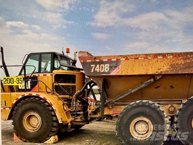 CAT 740 B Karjeriniai savivarčiai