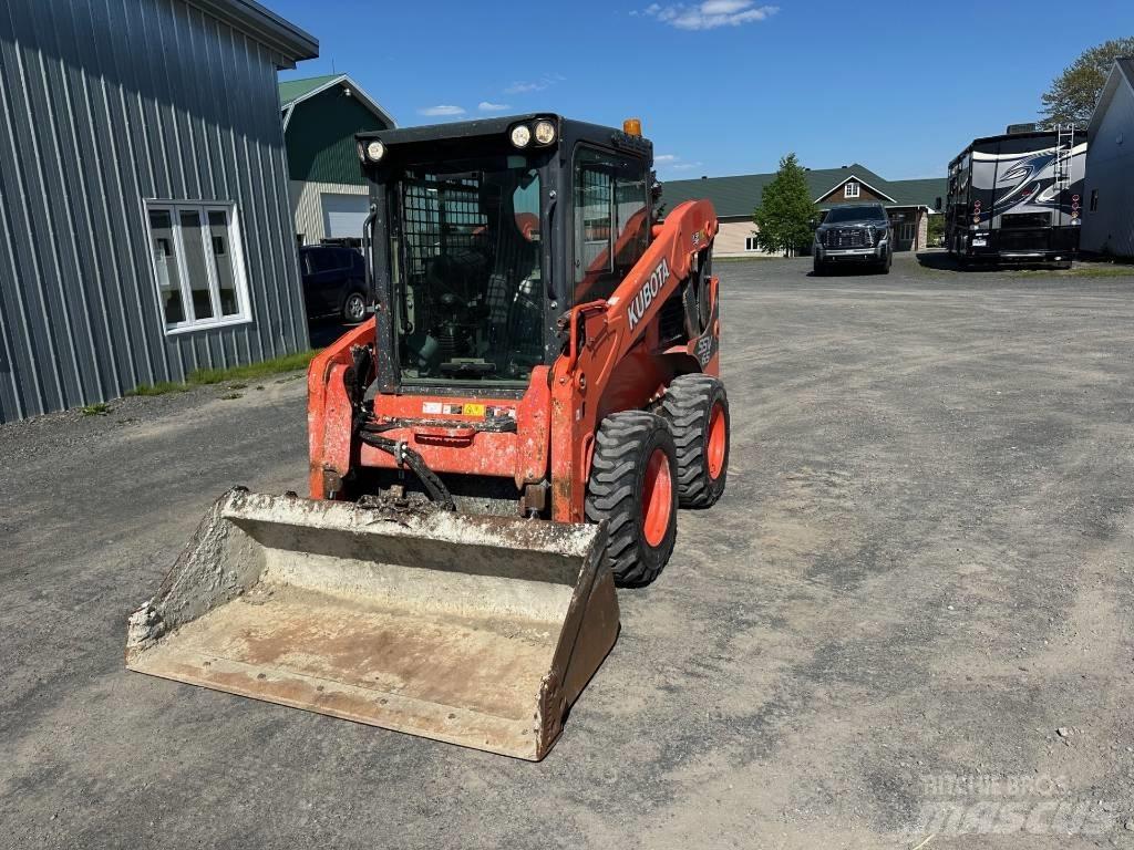 Kubota SSV 65 Krautuvai su šoniniu pasukimu