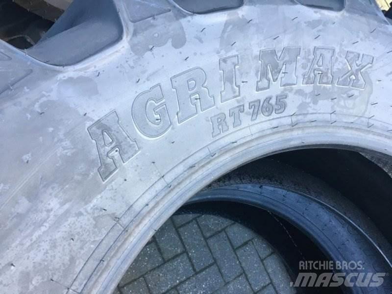 BKT 520/70 R 38 Padangos, ratai ir ratlankiai