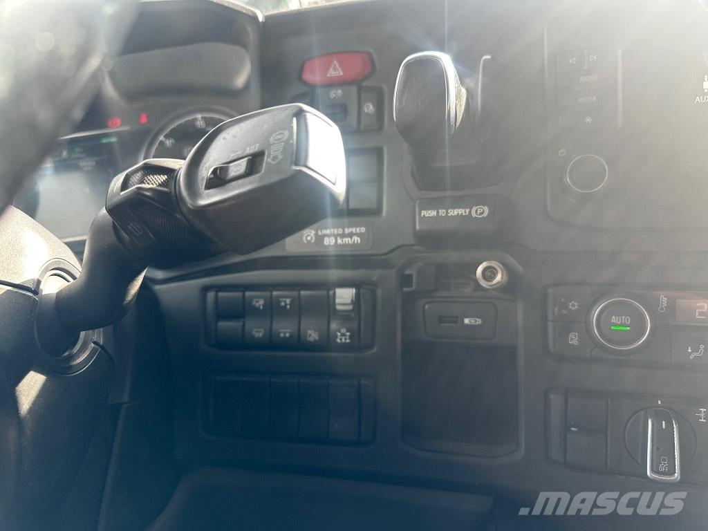 Scania P 370 6x2*4 Sunkvežimiai su keliamuoju kabliu