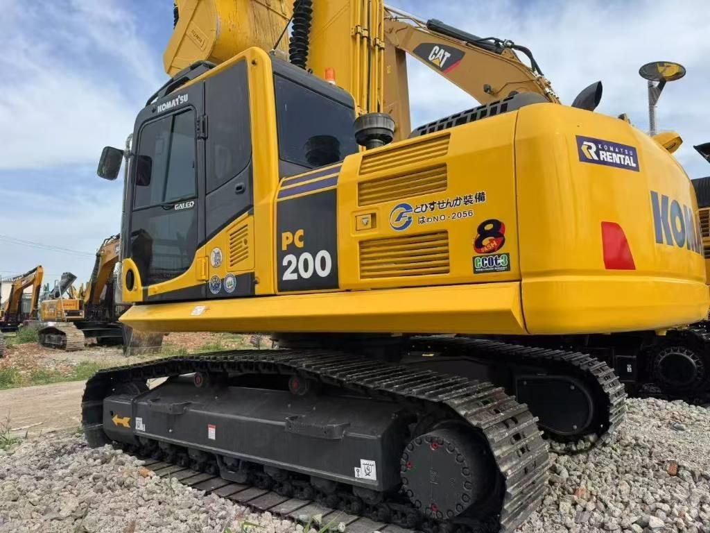 Komatsu 200-8 Vikšriniai ekskavatoriai