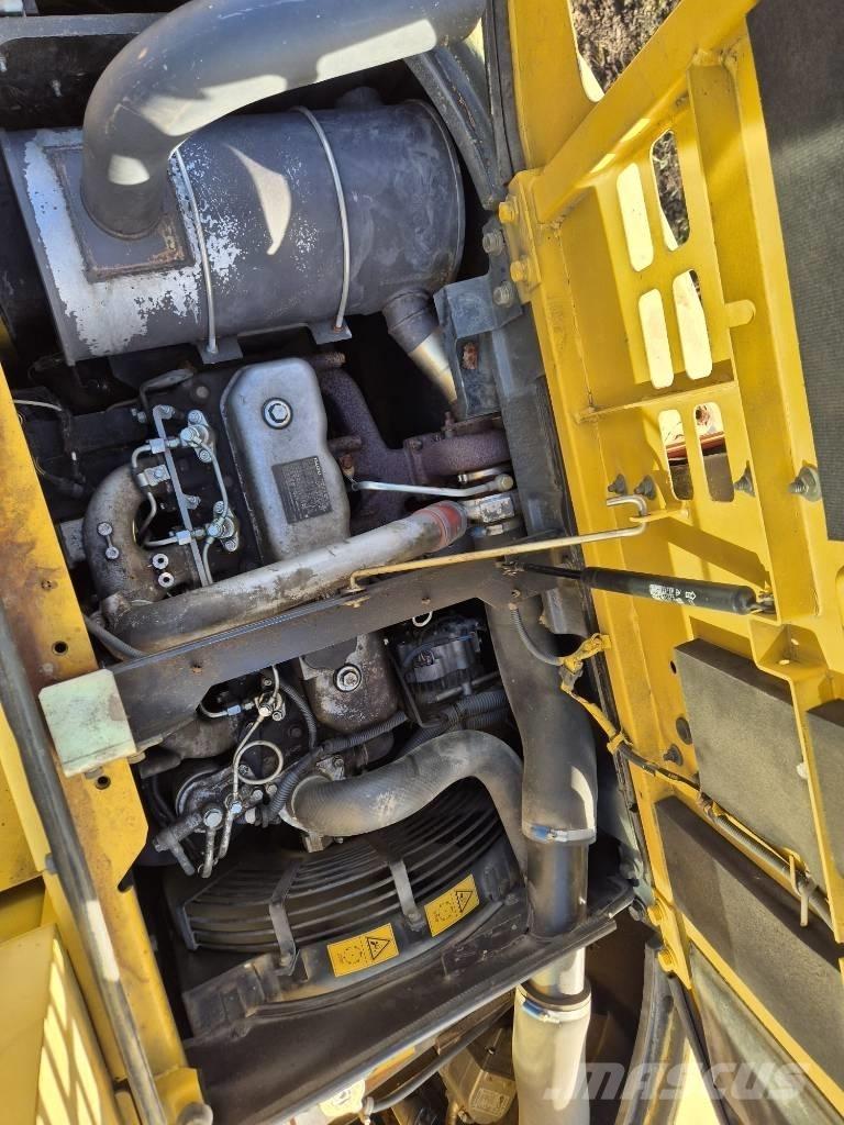 New Holland E 135 SR Vikšriniai ekskavatoriai