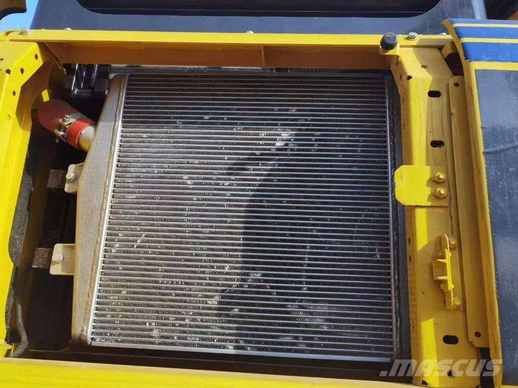 Komatsu PC 450-8 Vikšriniai ekskavatoriai