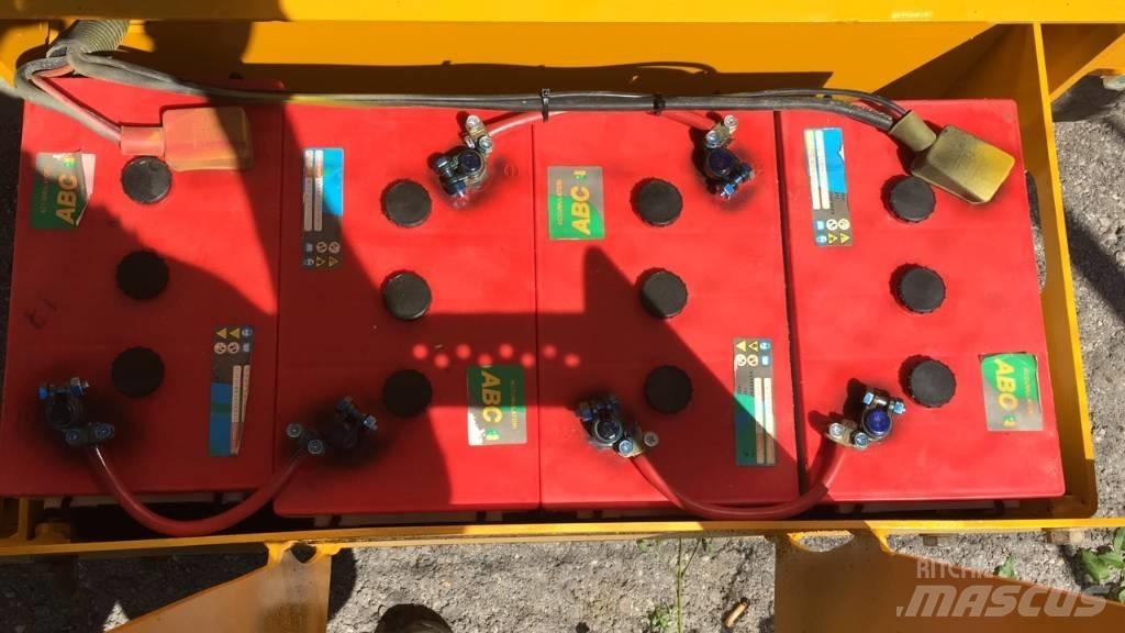 Haulotte Compact 10 Žirkliniai keltuvai