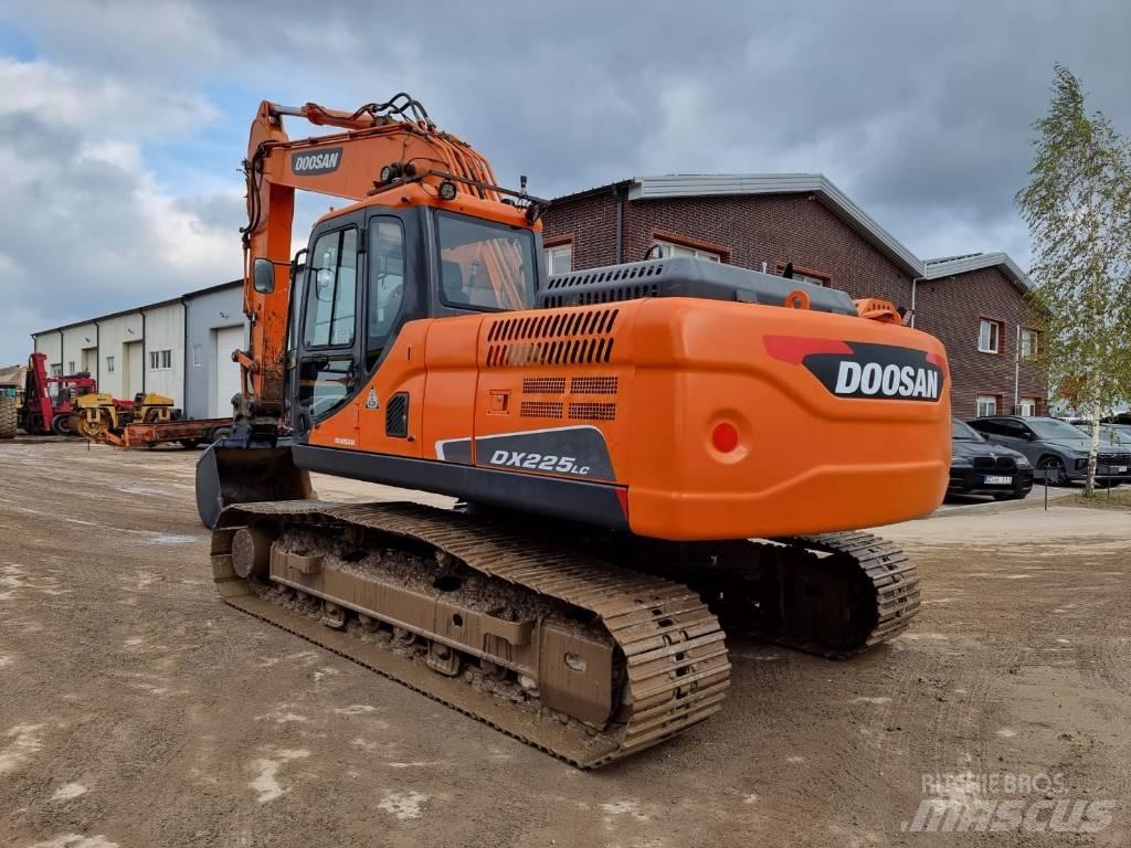 Doosan DX 225 LC-3 Vikšriniai ekskavatoriai