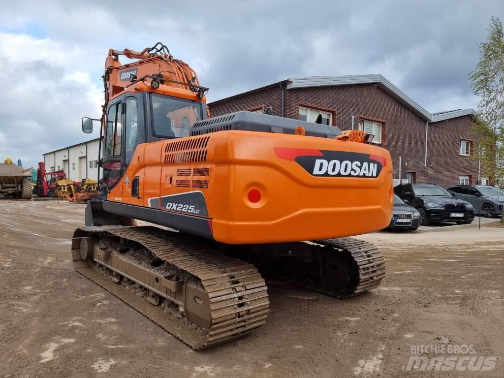 Doosan DX 225 LC-3 Vikšriniai ekskavatoriai