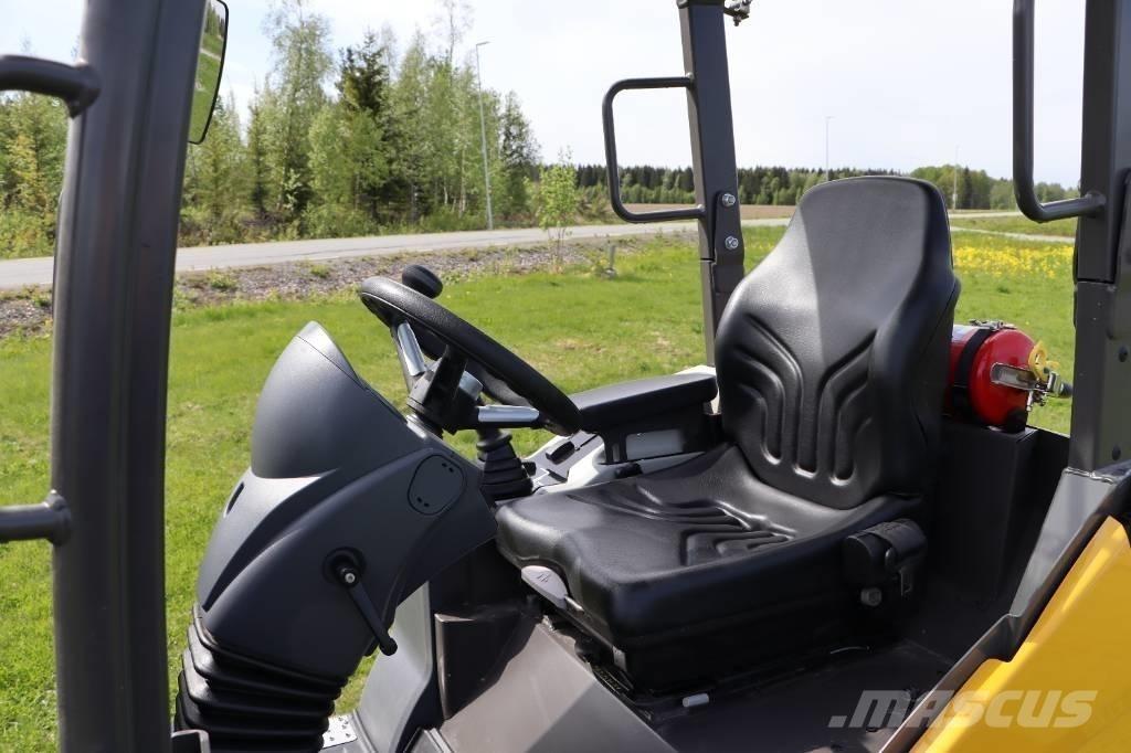 Mecalac MCL2 Krautuvai su šoniniu pasukimu