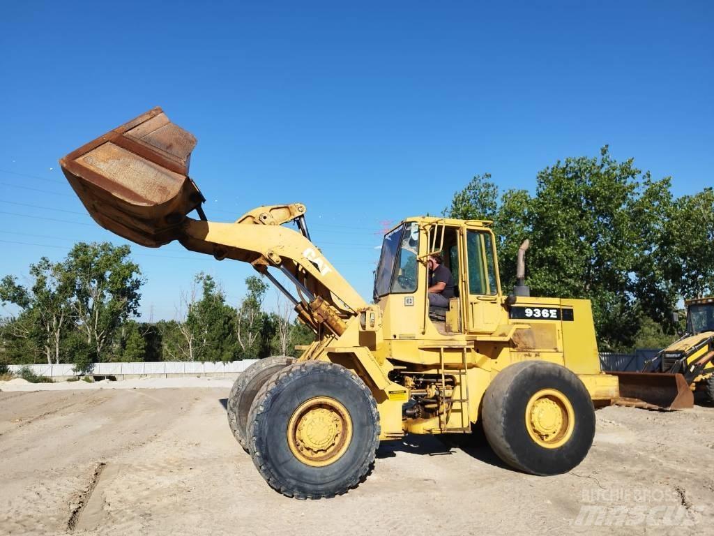 CAT 936 E Naudoti ratiniai krautuvai