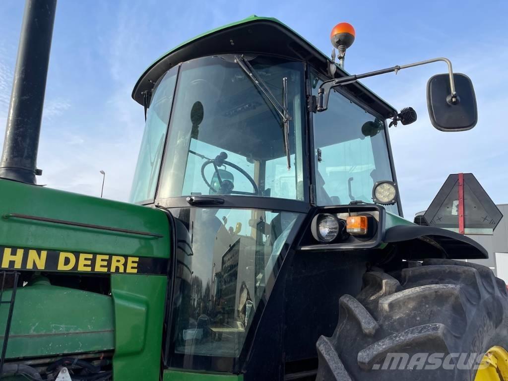 John Deere 4755 Traktoriai