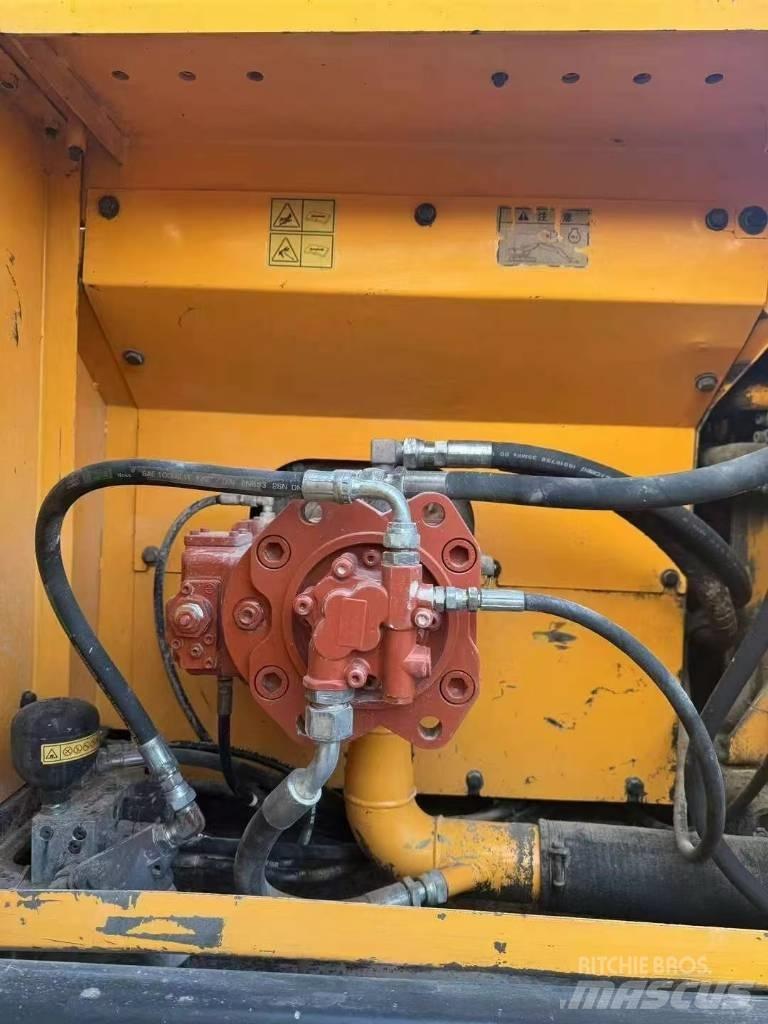 Hyundai Robex 215-7 Vikšriniai ekskavatoriai