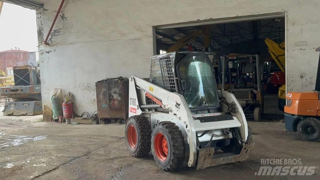 Bobcat S 160 Krautuvai su šoniniu pasukimu