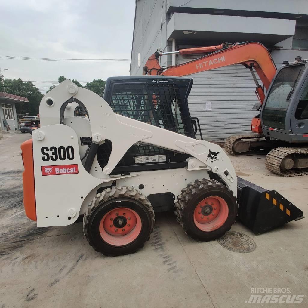 Bobcat S300 Krautuvai su šoniniu pasukimu