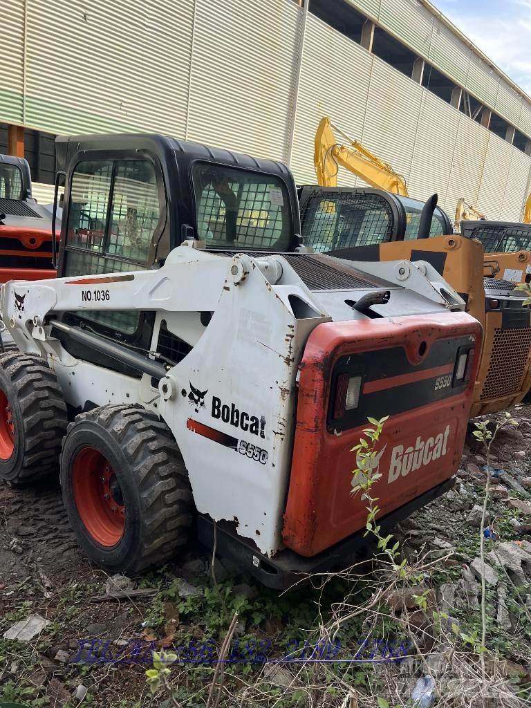 Bobcat S550 Krautuvai su šoniniu pasukimu