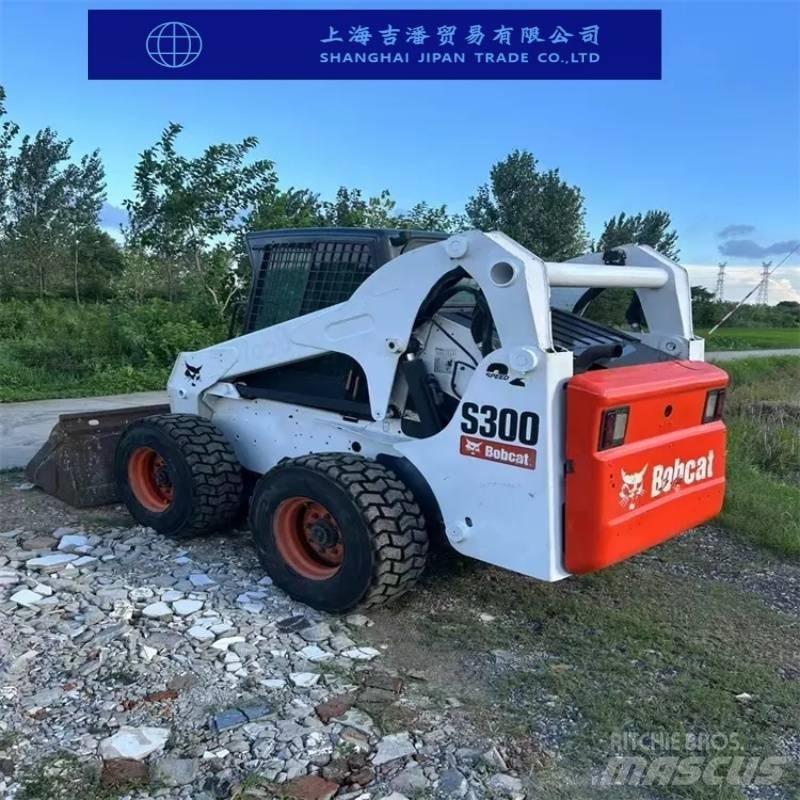 Bobcat s 300 Krautuvai su šoniniu pasukimu