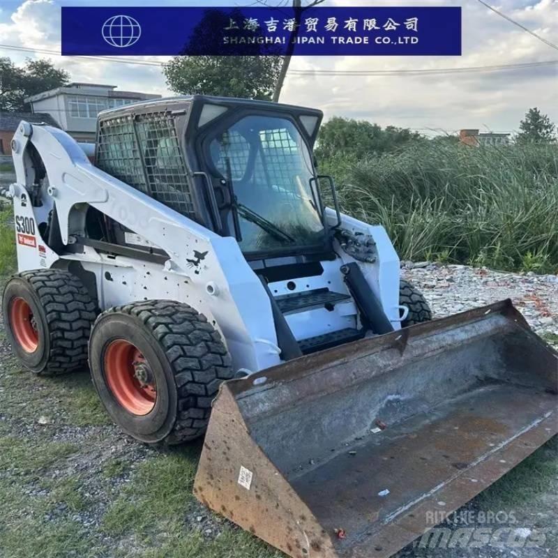 Bobcat s 300 Krautuvai su šoniniu pasukimu