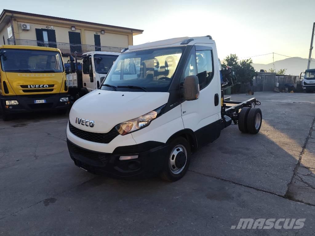Iveco Daily 35-150 Automobiliniai kranai