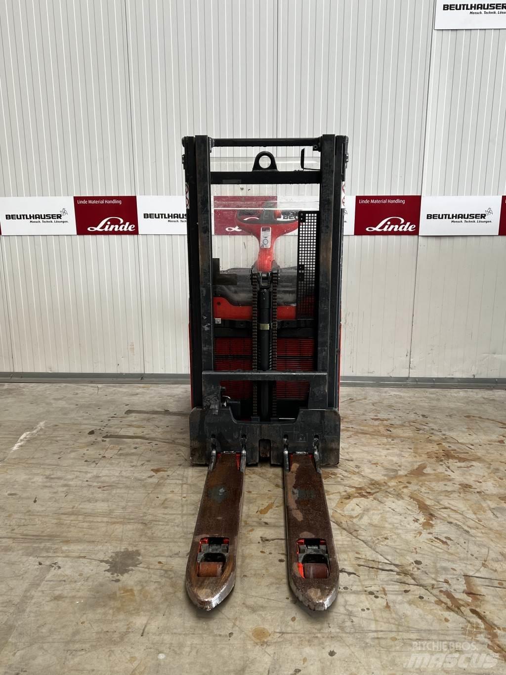 Linde D12AP Rankiniai vėžimėliai