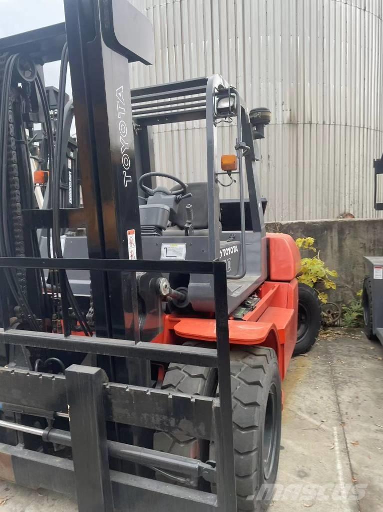 Toyota 7 Ton Dyzeliniai krautuvai
