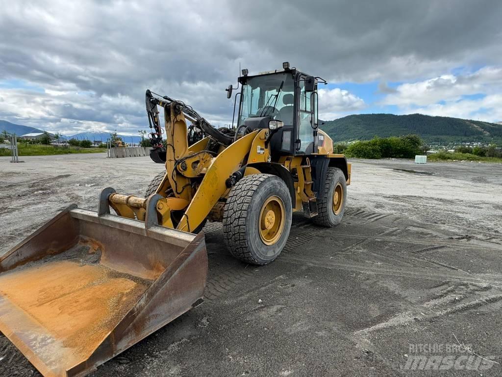 CAT 918 M Naudoti ratiniai krautuvai