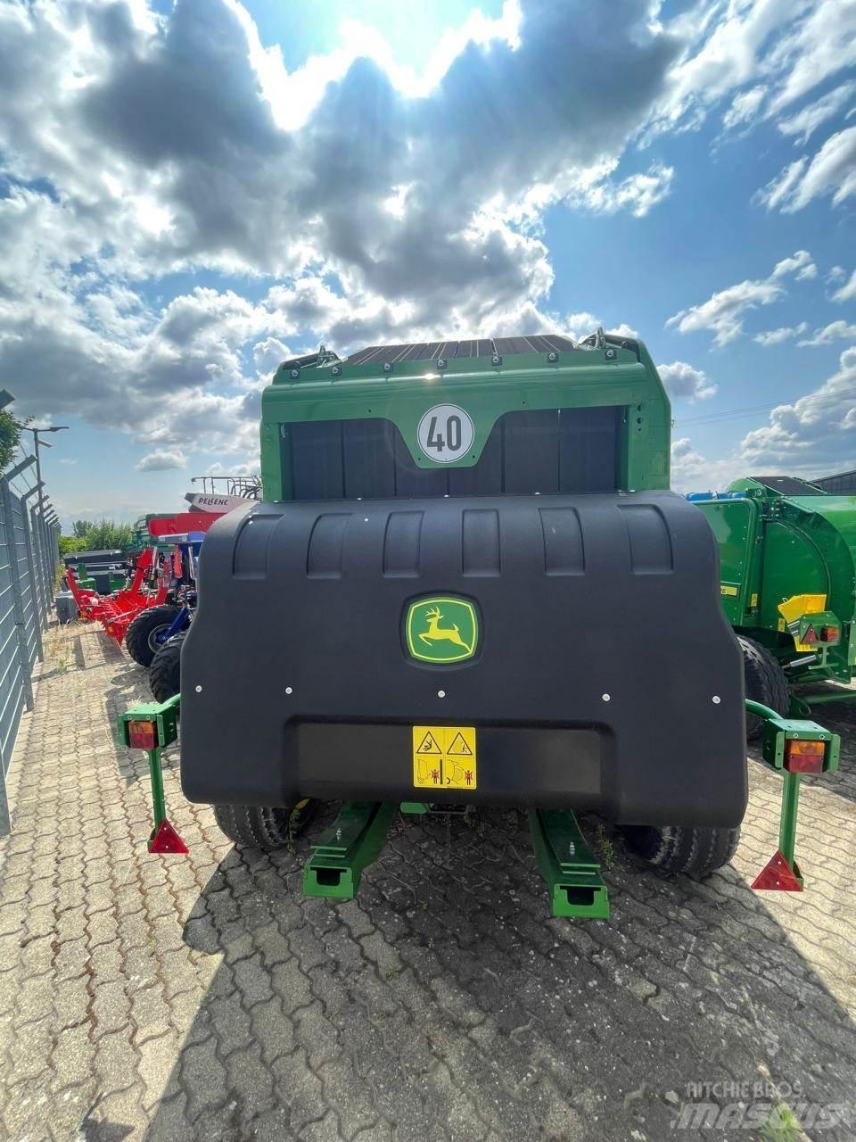 John Deere V451G Ritinių presai