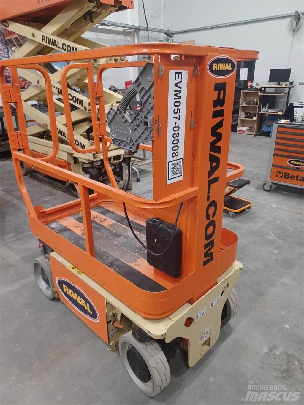 JLG 1230ES Kiti keltuvai ir platformos
