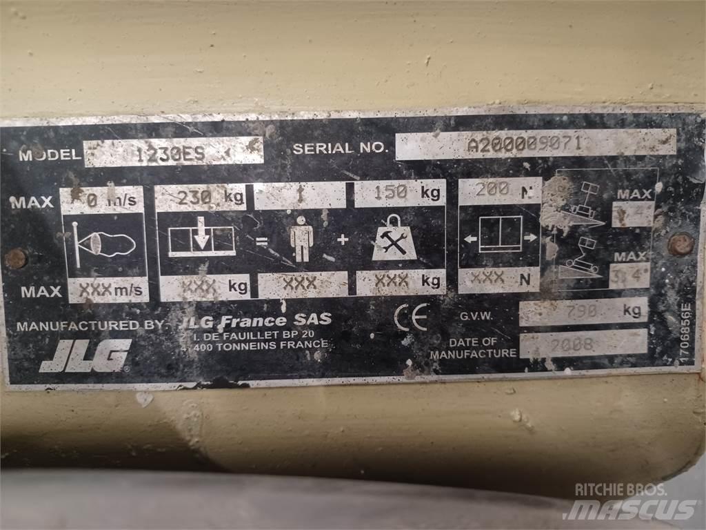 JLG 1230ES Kiti keltuvai ir platformos