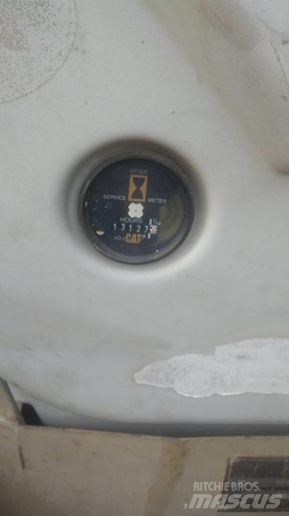 CAT 375 L ME Vikšriniai ekskavatoriai