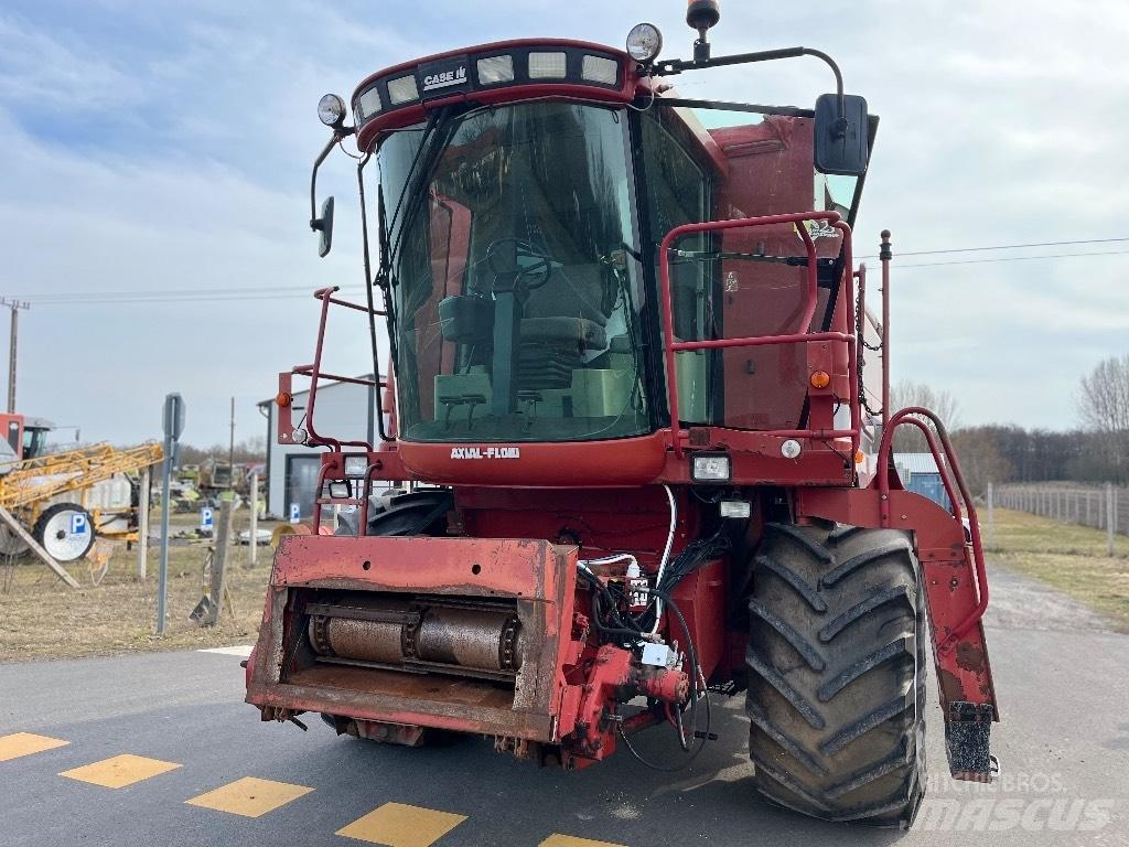Case IH 2388 Derliaus nuėmimo kombainai