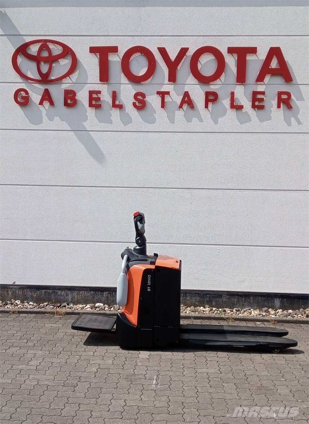 Toyota LPE 220 Rankiniai vėžimėliai
