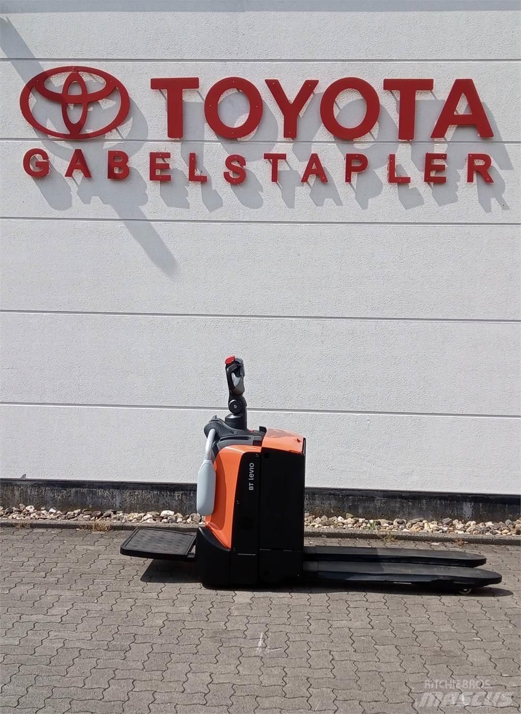 Toyota LPE 220 Mažų aukščių keltuvai