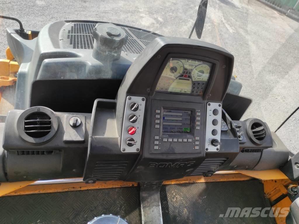 Bomag BW 174 A P Porinių būgnų volai
