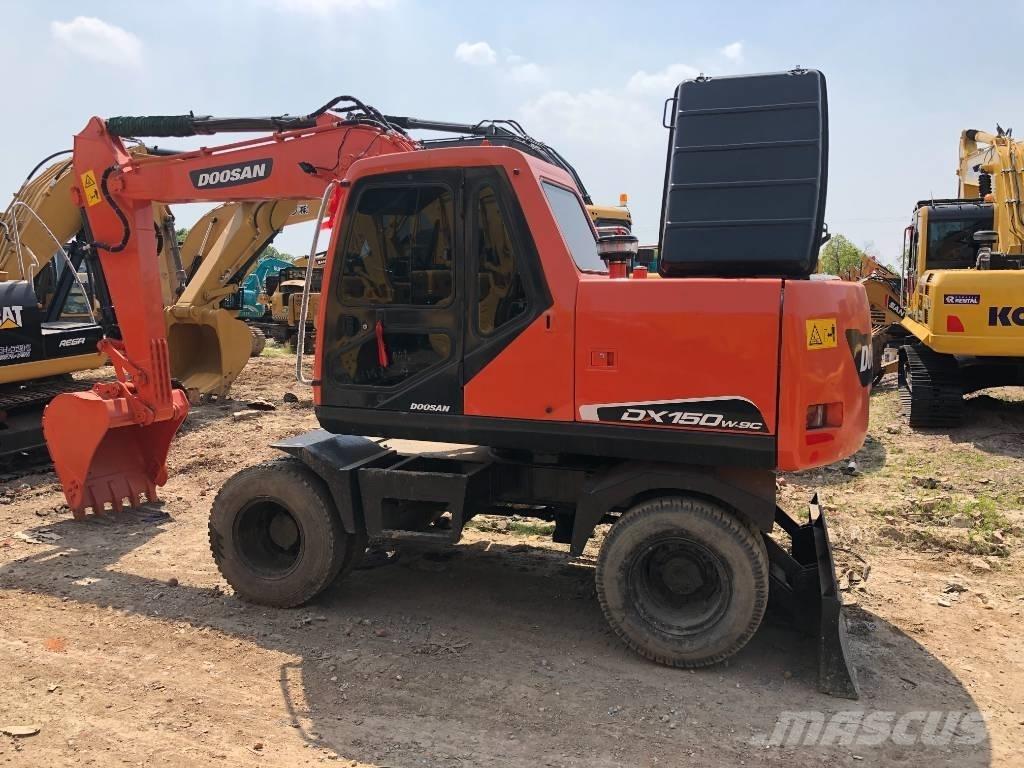 Doosan DX150W Vikšriniai ekskavatoriai