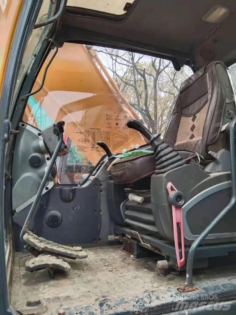 Hyundai R215-9T Ratiniai ekskavatoriai
