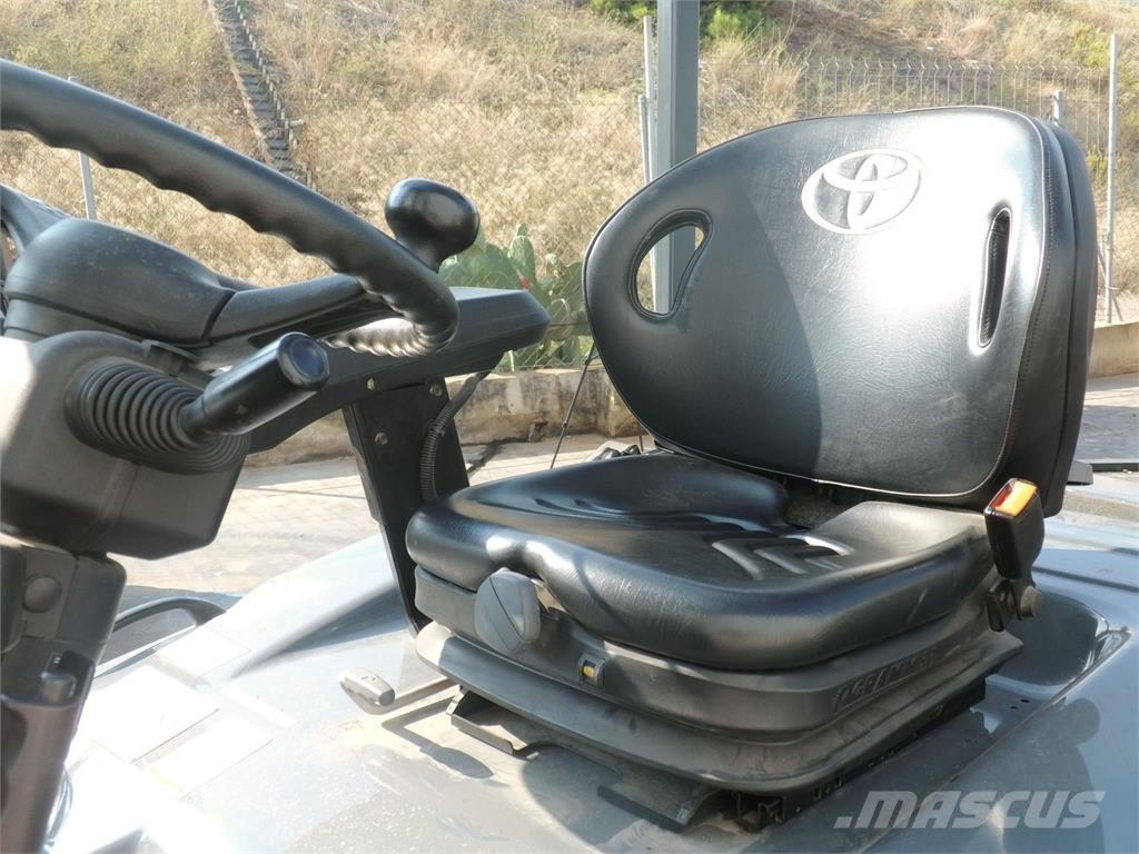 Toyota 7FBEF18 Elektriniai šakiniai krautuvai