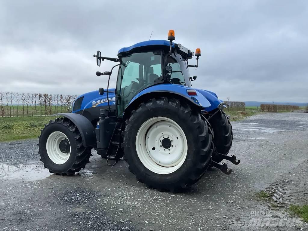 New Holland T 7.210 Traktoriai